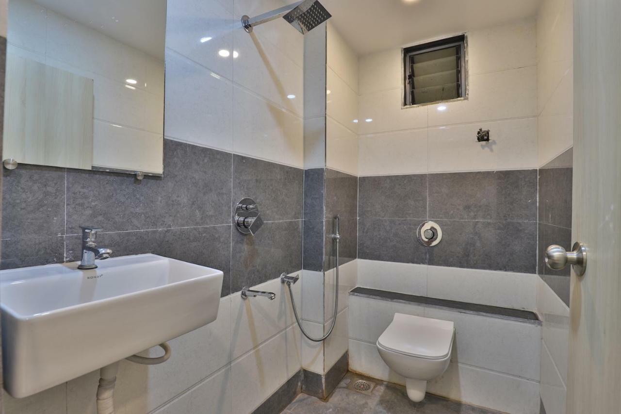 Shreenath Hotel Ahmedabad