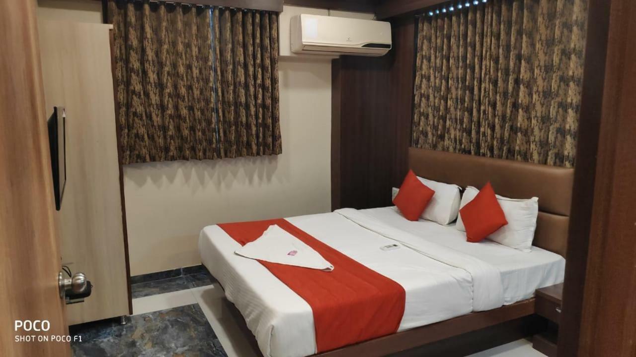 Shreenath Hotel